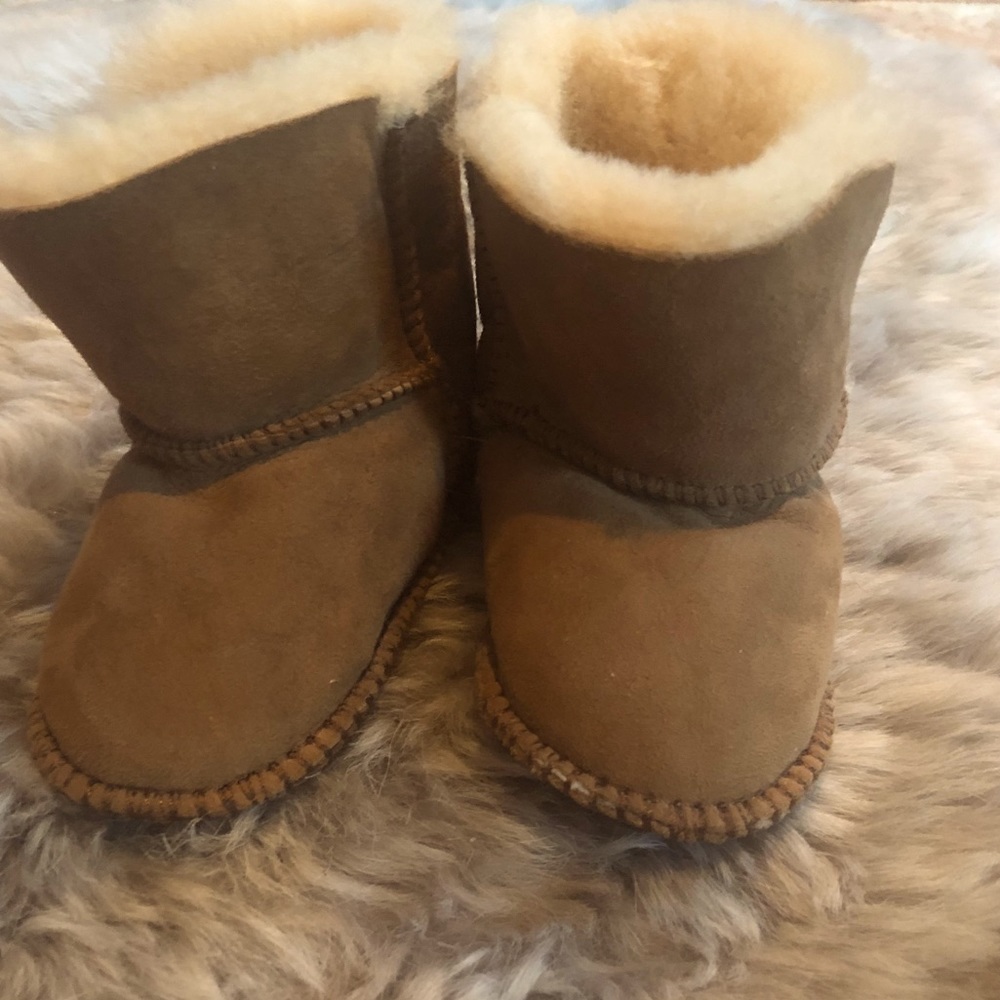 NWOT Bearpaw Cottonwood Infant Boots